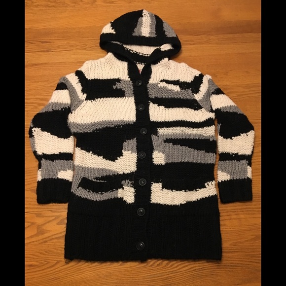 Fabulous Chunky Hooded Sweater with Pockets! - Picture 2 of 4